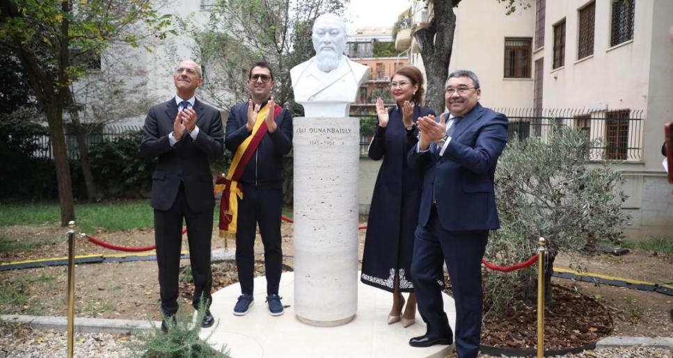 Италияда Абай Құнанбайұлының бюсті ашылды